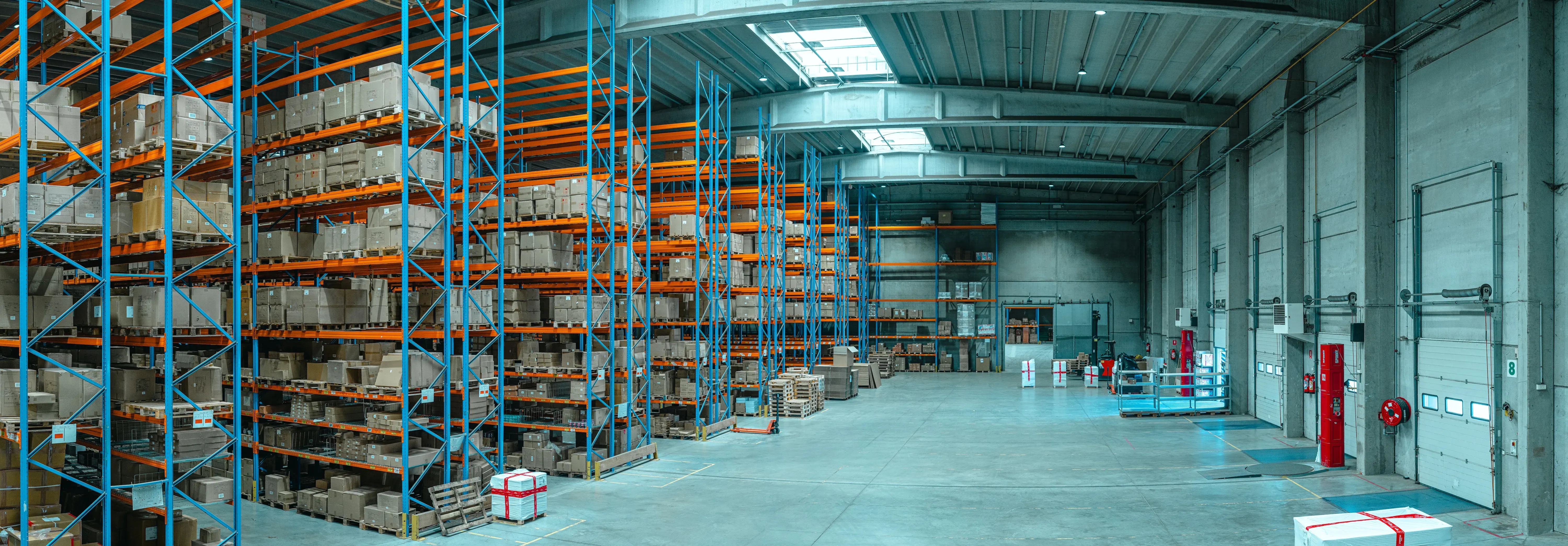 Supply Chain and Real Estate in a Warehouse